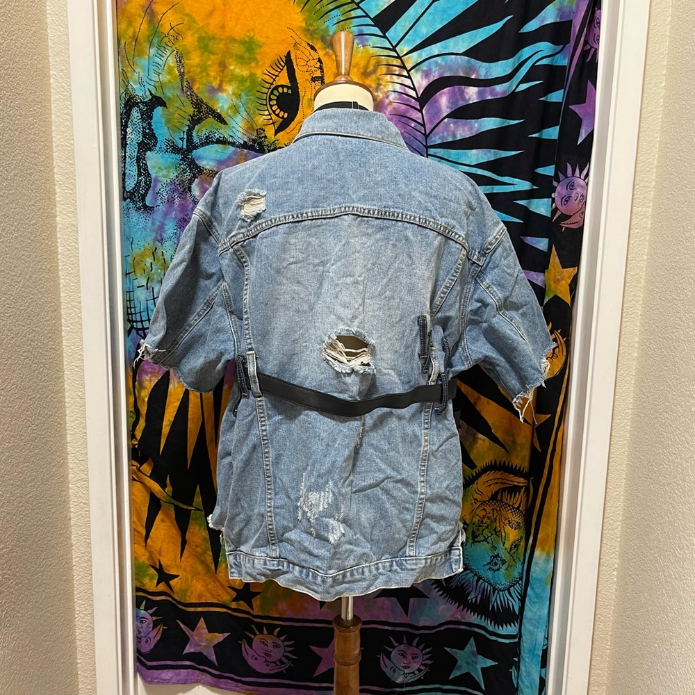 🌈 Lovely denim distressed jacket - Picture 5 of 11